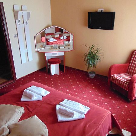 Hotel Serpanok Tyachiv 외부 사진