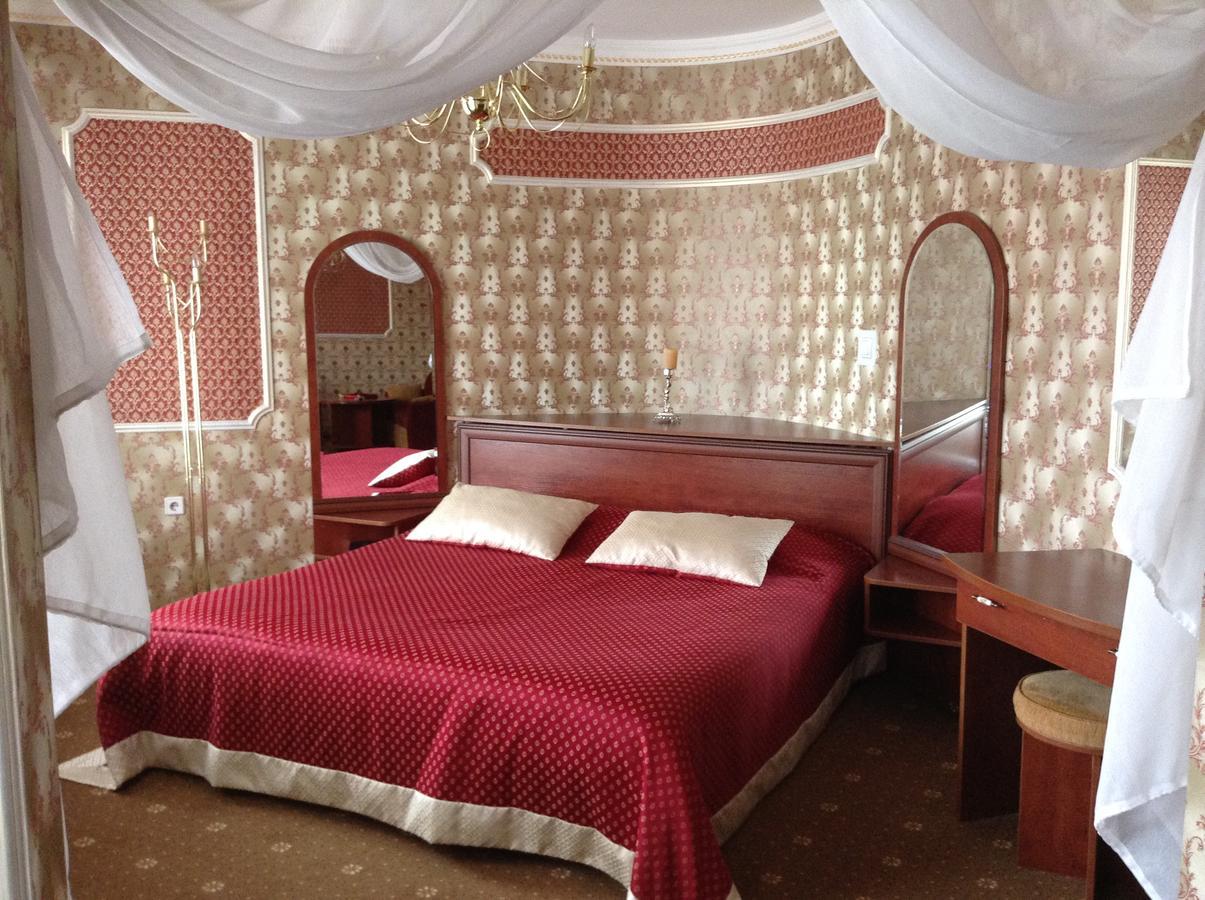 Hotel Serpanok Tyachiv 외부 사진