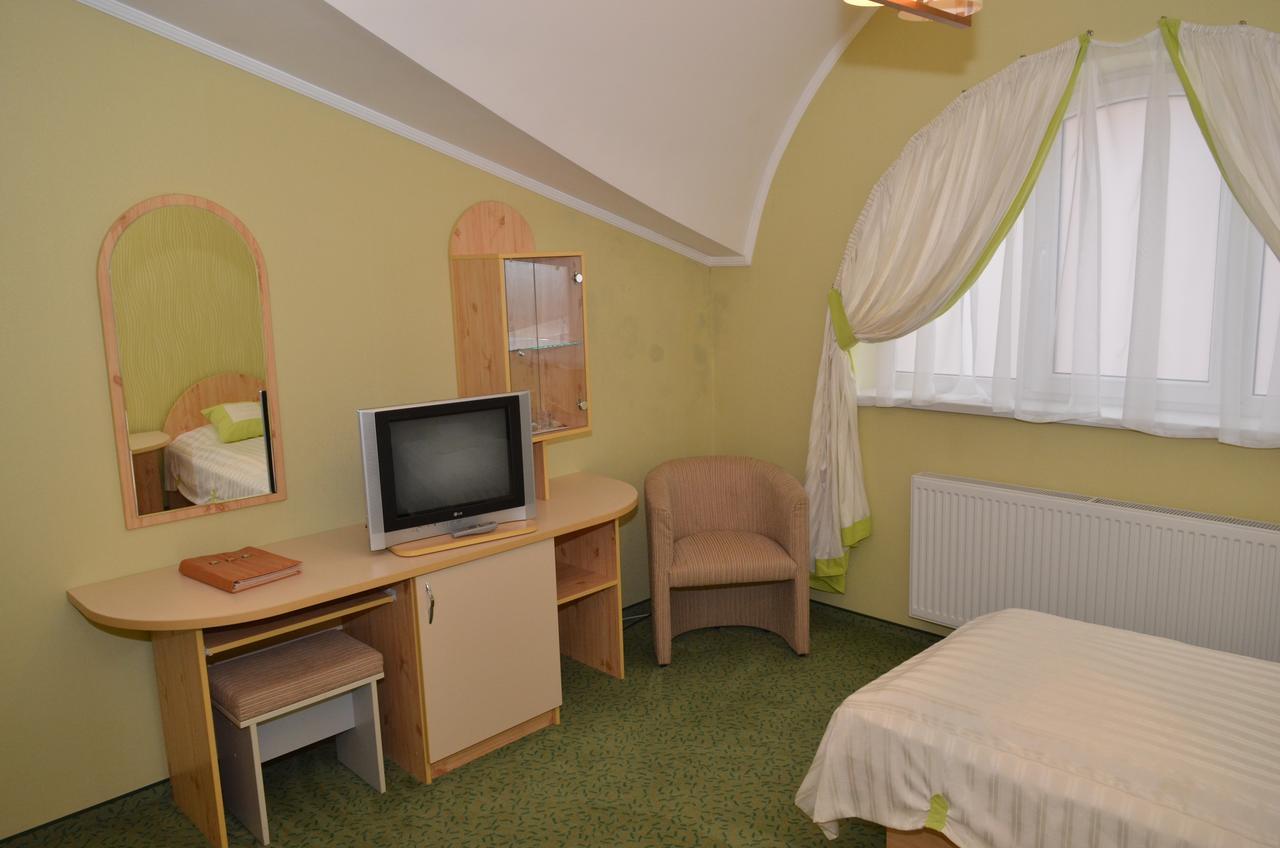 Hotel Serpanok Tyachiv 외부 사진