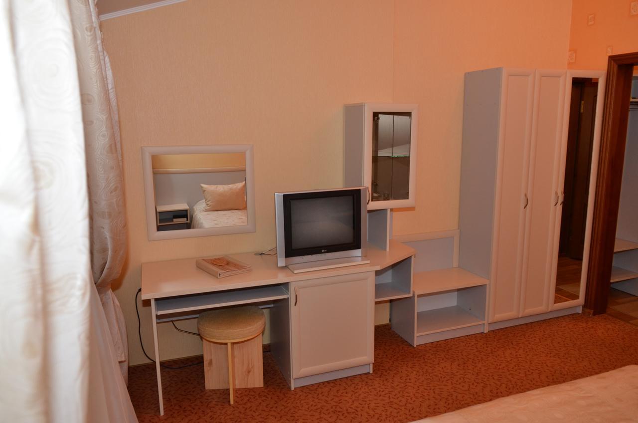Hotel Serpanok Tyachiv 외부 사진