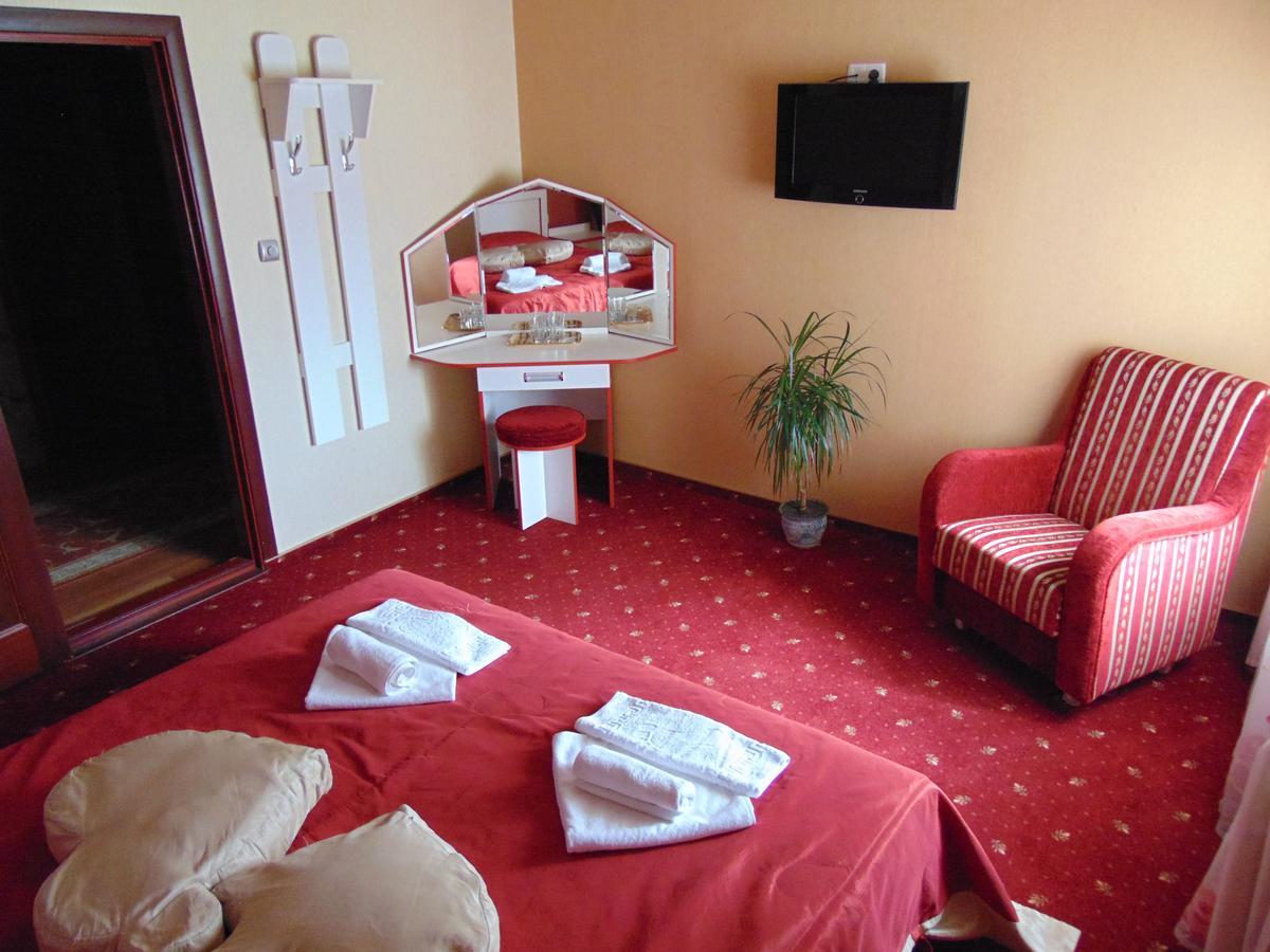 Hotel Serpanok Tyachiv 외부 사진