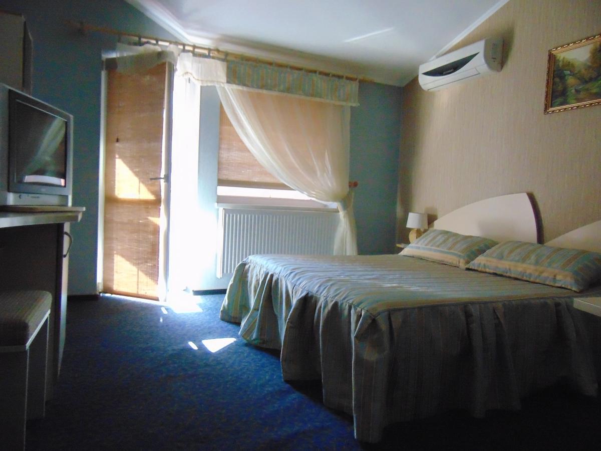Hotel Serpanok Tyachiv 외부 사진