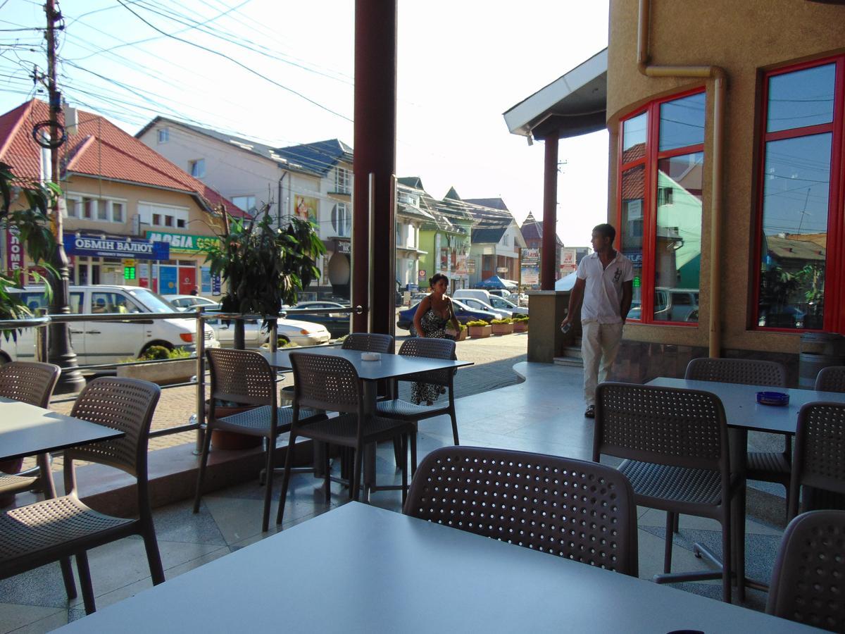 Hotel Serpanok Tyachiv 외부 사진